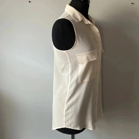 Teenflo| Sleeveless Blouse - Picture 2 of 4